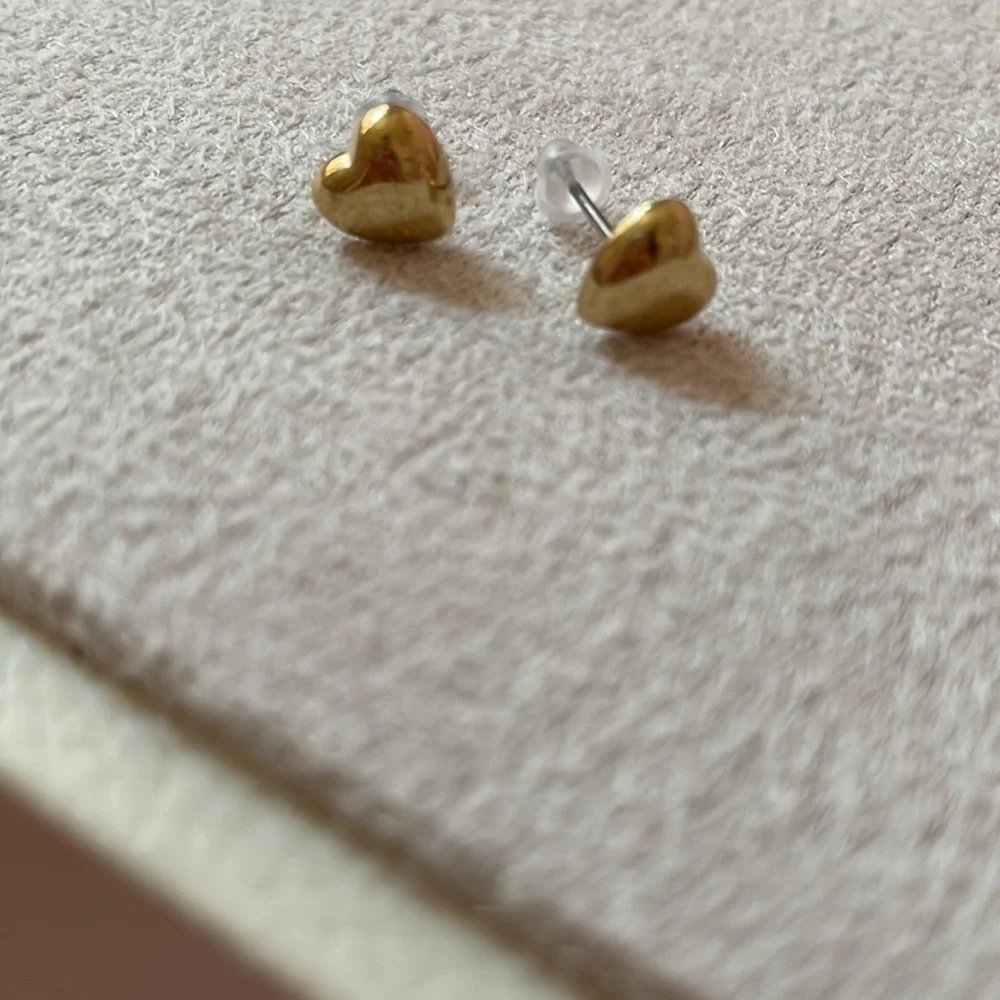 Heart shaped gold studs